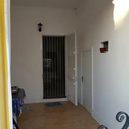 Semesterbostad Casa Vacanza La Mocciosa Torre Lapillo